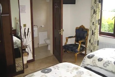 Down Royal House B&b