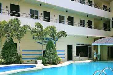 هتل Brownwood Resort &