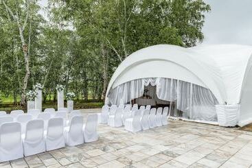 هتل Cronwell Park Nika