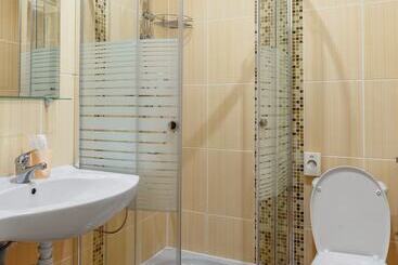 هتل Cronwell Park Nika
