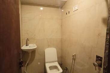 هتل S R Plaza At Delhi Airport