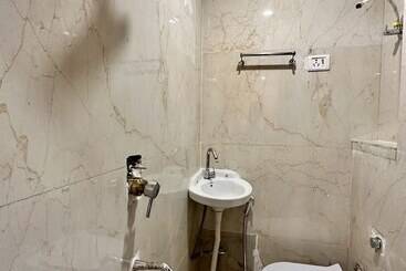 هتل S R Plaza At Delhi Airport