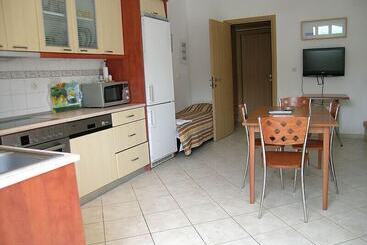 Kamares Apartments εε
