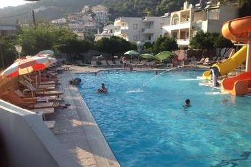 Kamares Apartments εε