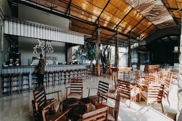 호스텔 Alam Indah Lestari Hotel By Oyo Rooms