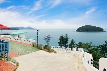 Namhae Blue & White Pension