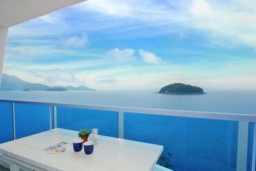 Namhae Blue & White Pension