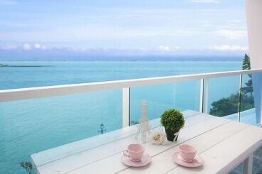 Namhae Blue & White Pension