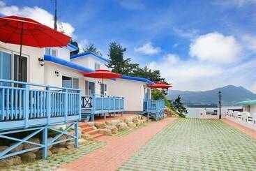 Namhae Blue & White Pension