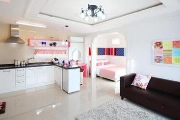 Namhae Blue & White Pension