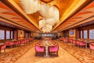 Crescent Spa And Resorts Indore