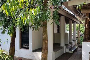 هتل De Meadows Resort