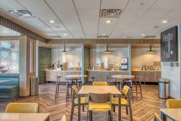 هتل Fairfield Inn & Suites By Marriott Appleton