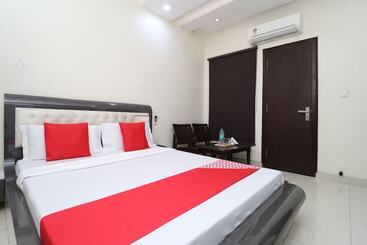 هتل Kakkar By Oyo Rooms