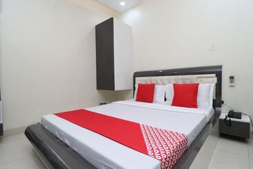 هتل Kakkar By Oyo Rooms