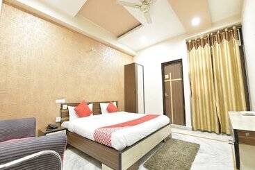 هتل Karni Niwas By Oyo Rooms