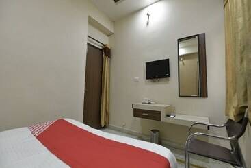 هتل Karni Niwas By Oyo Rooms