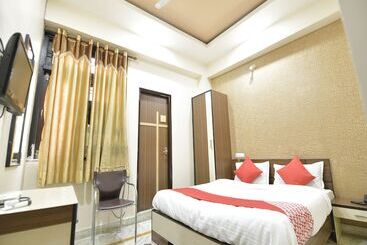 هتل Karni Niwas By Oyo Rooms
