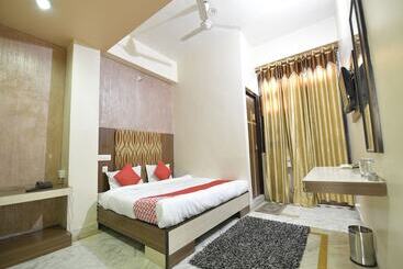 هتل Karni Niwas By Oyo Rooms