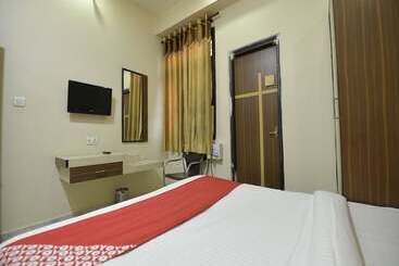 هتل Karni Niwas By Oyo Rooms