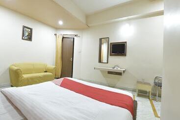 هتل Karni Niwas By Oyo Rooms
