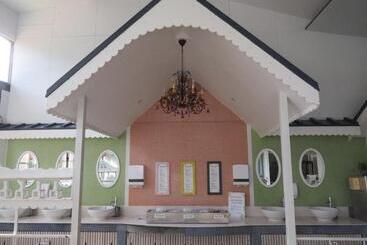 هتل King's Garden Villa