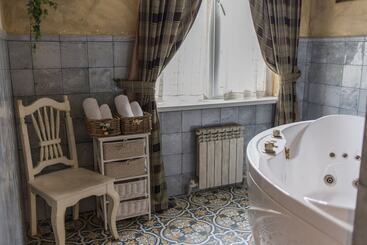 هتل Rasslabonov Country Home