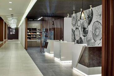 هتل Courtyard By Marriott Albany Airport
