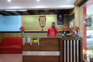 هتل Sanman Regency By Oyo Rooms