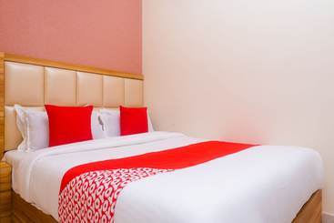酒店 Suncity By Oyo Rooms
