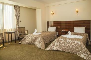 Neccar Otel