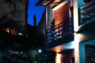 پانسیون Elia Deluxe Accommodation