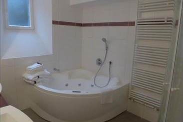 تختخواب و صبحانه Les Chambres Du Chapitre
