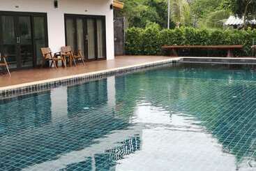 هتل Aiya Resort Kohtao