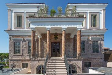 هتل Cunda Despot Evi