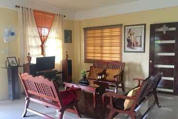 هتل Evangeline Garden And Lodge