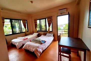 هتل All Inclusive Yoga Retreat In Niru Yoga Homestay
