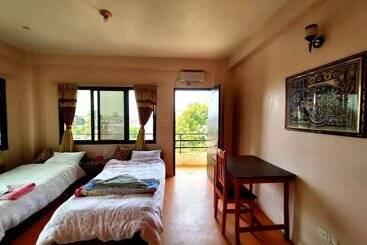هتل All Inclusive Yoga Retreat In Niru Yoga Homestay