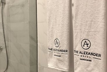 هتل The Alexander
