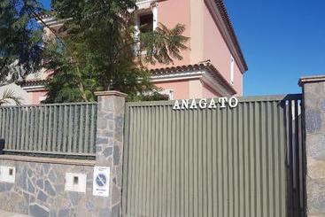 پانسیون Chalet Anagato
