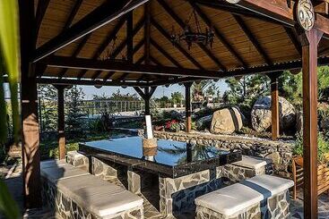 پانسیون Country Spa Retreat