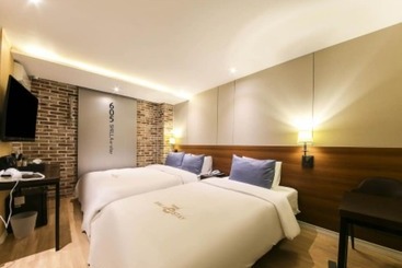 Shilla E Stay Motel