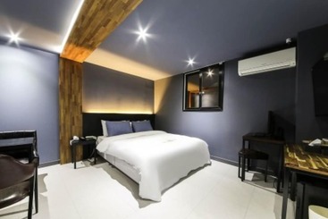Shilla E Stay Motel