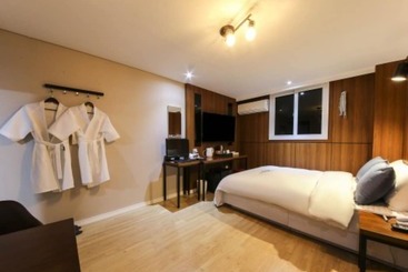 Shilla E Stay Motel