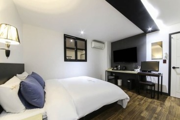 Shilla E Stay Motel
