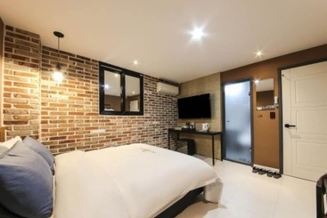 Shilla E Stay Motel