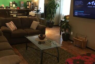 هتل Cheyenne Guest Inn