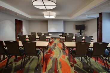 هتل Drury Inn & Suites Bowling Green