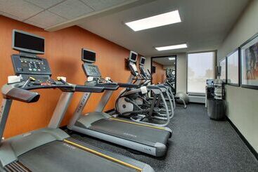هتل Drury Inn & Suites Bowling Green