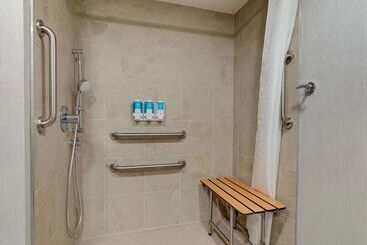 هتل Drury Inn & Suites Atlanta Marietta